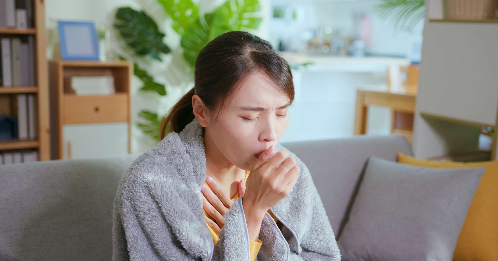 咳　女性