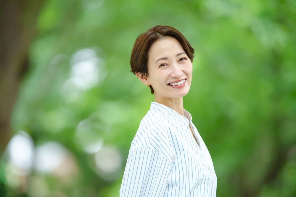 emale,,Portrait,,Short,Hair,,Lifestyle,,Smile,,Middle,Aged,,One,Person,